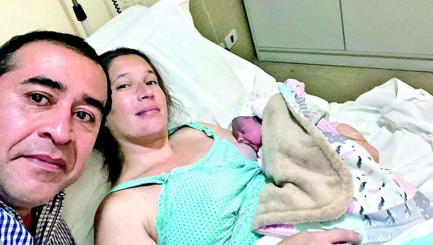 Con 28 kg nacioacute Mariacutea Luz hija de Neacutestor Garnica y Mariacutea Amicucci