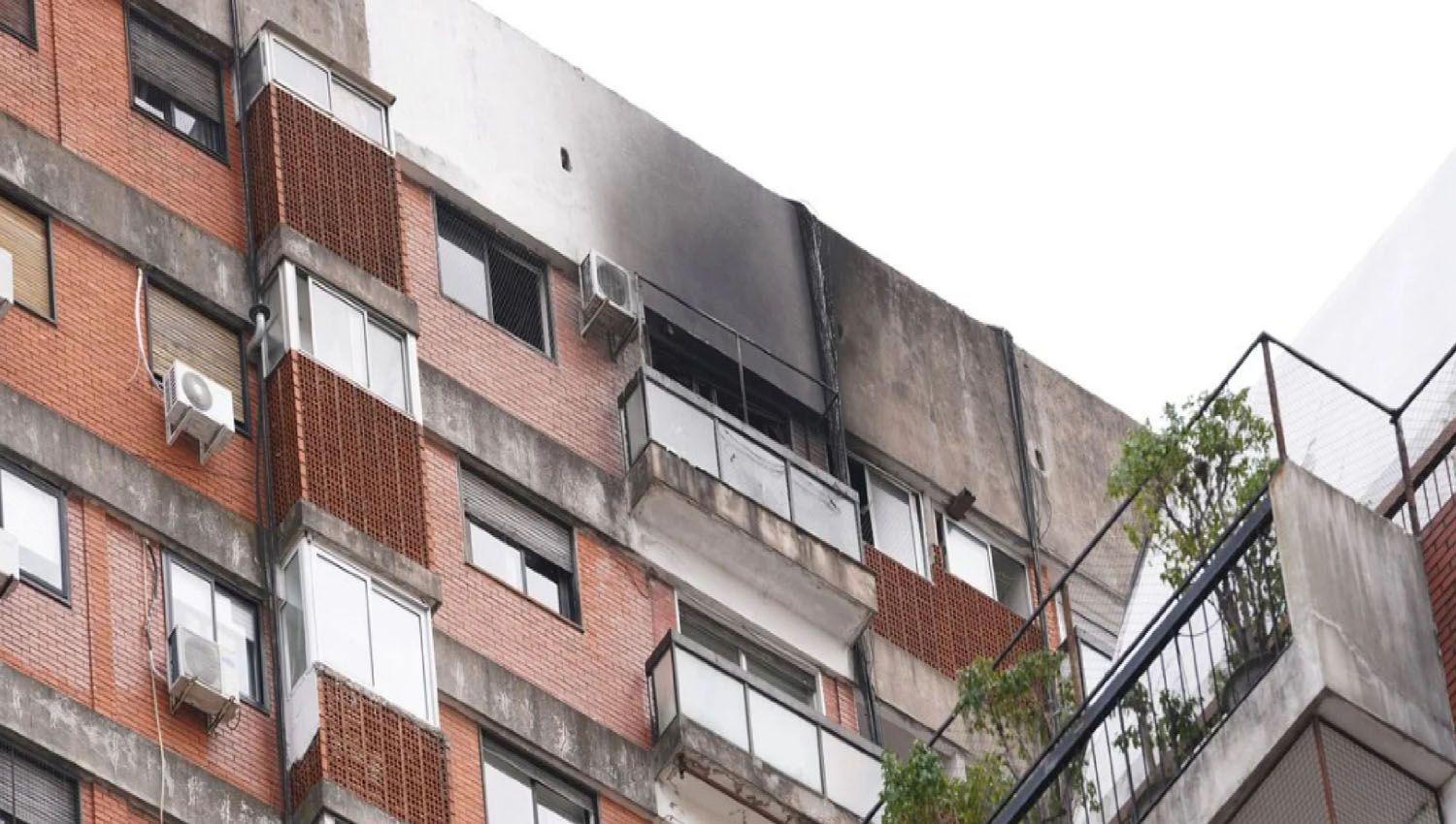 El fuego en el departamento de Felipe Pettinato se inicioacute con una llama libre y combustible