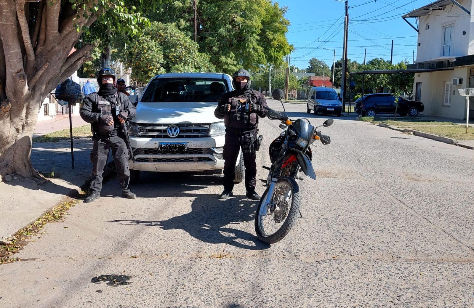 Circulaba por La Banda con una camioneta Amarok- teniacutea pedido de secuestro en Buenos Aires