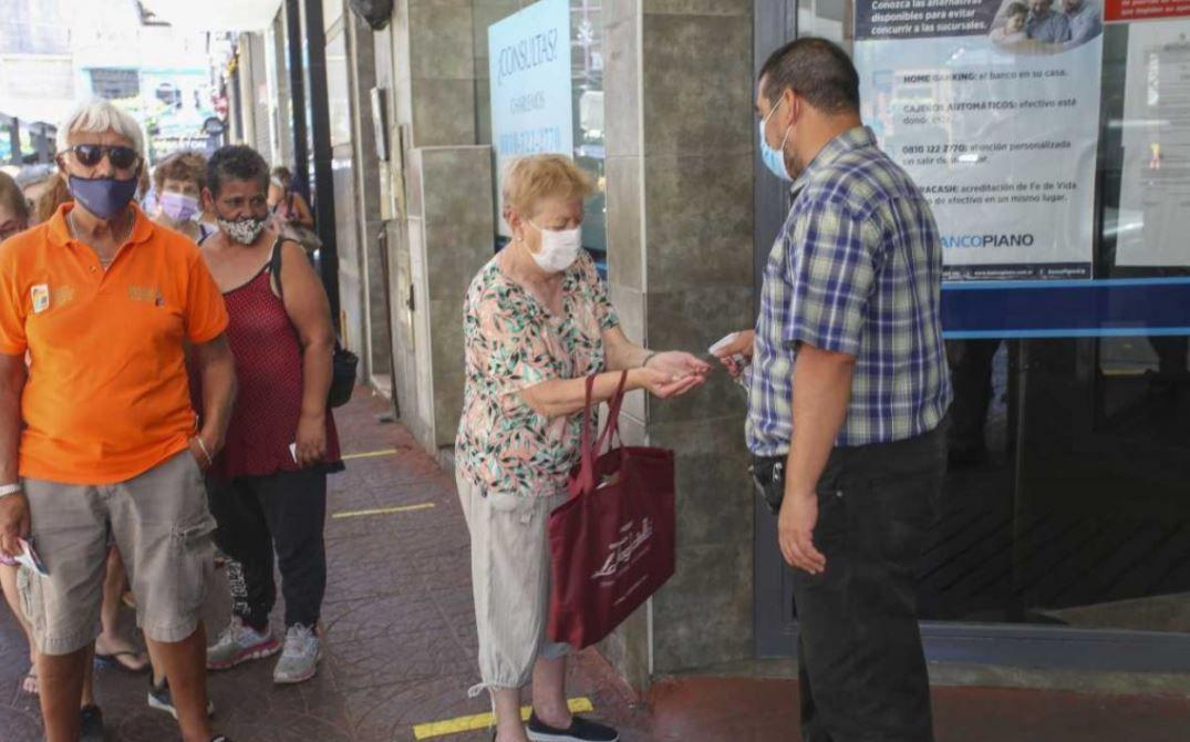 En la Argentina jubilarse es sinoacutenimo de empobrecerse