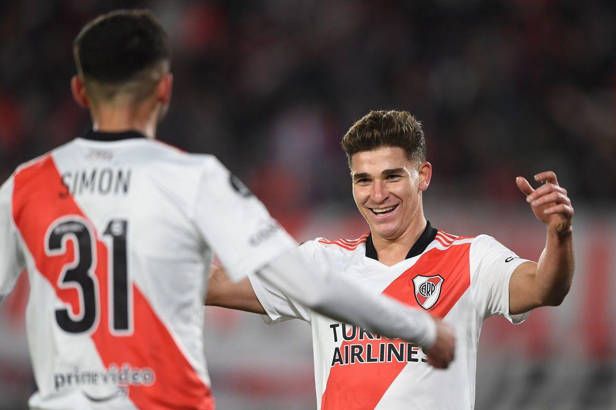 VIDEO  Reviviacute los seis goles de Juliaacuten aacutelvarez