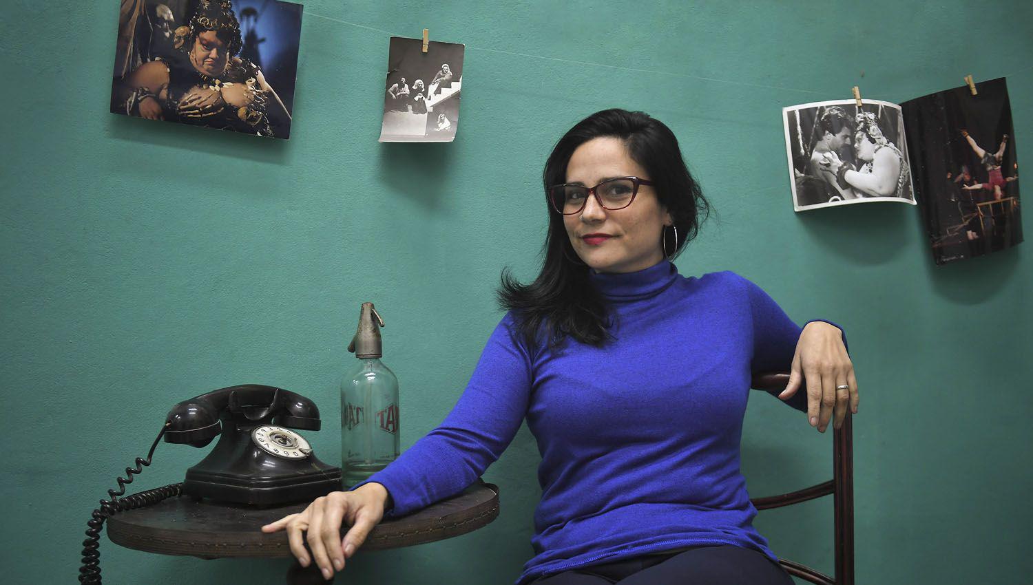 La hija de Ana Mariacutea Giunta invita a reflexionar y reiacuter en Lo no dicho