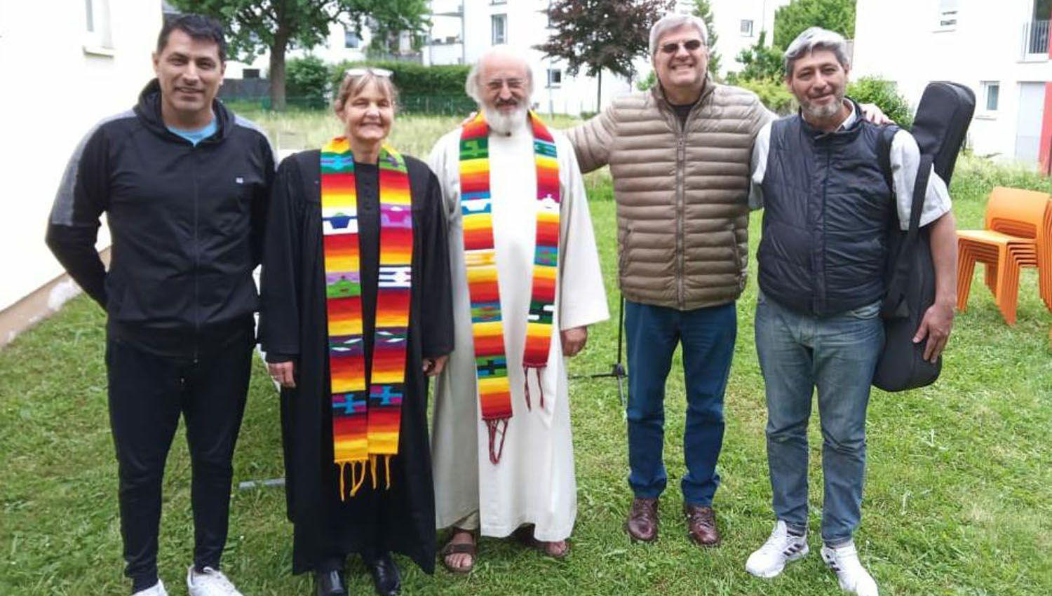 El padre Lamberti diserta en un encuentro catoacutelico en Alemania