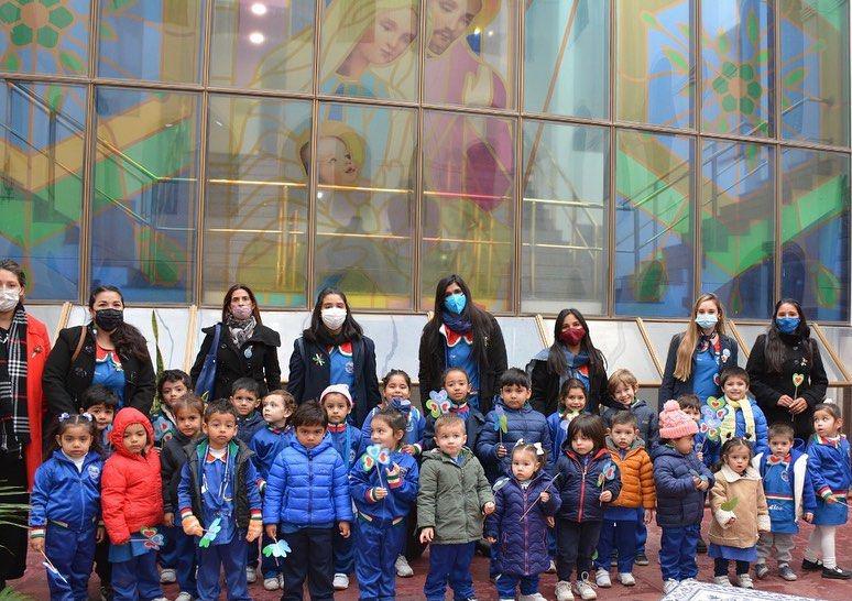 FOTOS  Alumnos del jardiacuten de infantes Bilinguumle Bicultural Dante Alighieri visitaron Casa de Gobierno