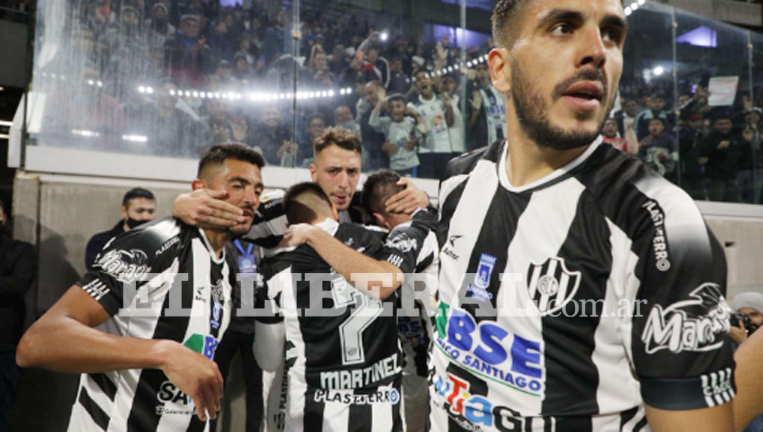 Central Coacuterdoba se impuso ante Boca por 1 a 0