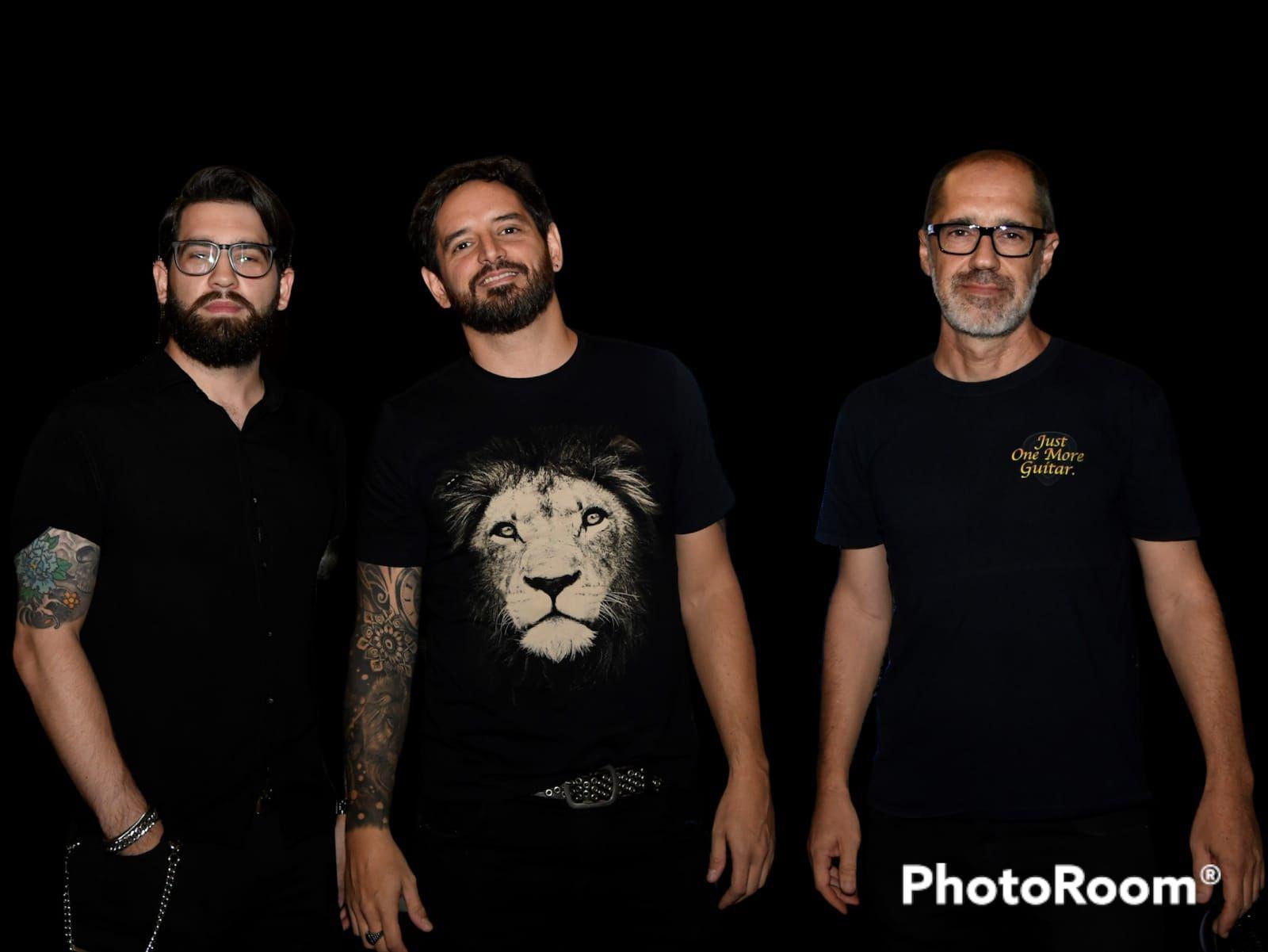 Vaacutenacer y Monsenior Terrenal bandas santiaguentildeas se reuniraacuten este fin de semana para entregar su obra musical