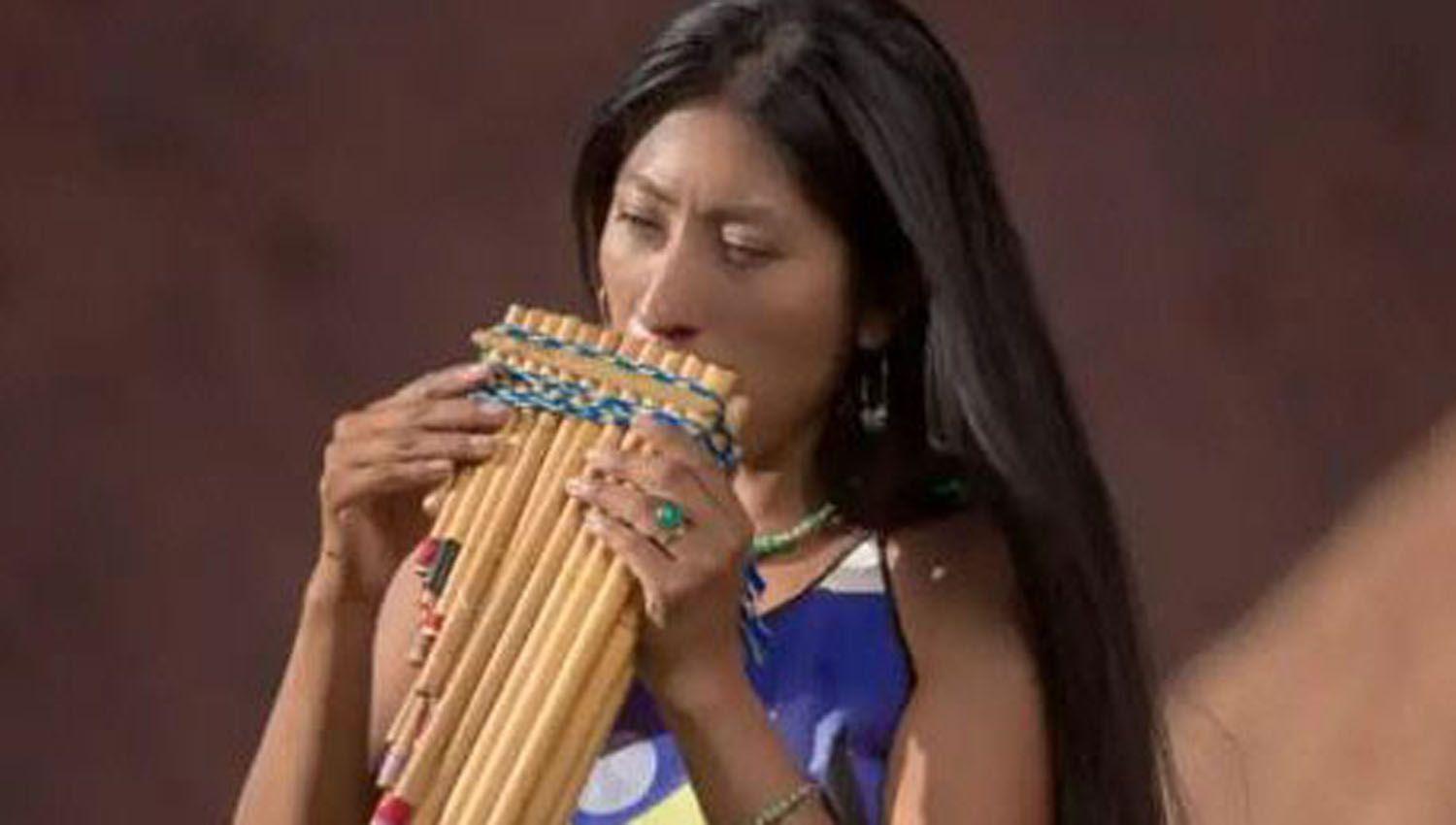 Micaela Chauque sigue celebrando sus ldquo20 antildeos de muacutesica andinardquo