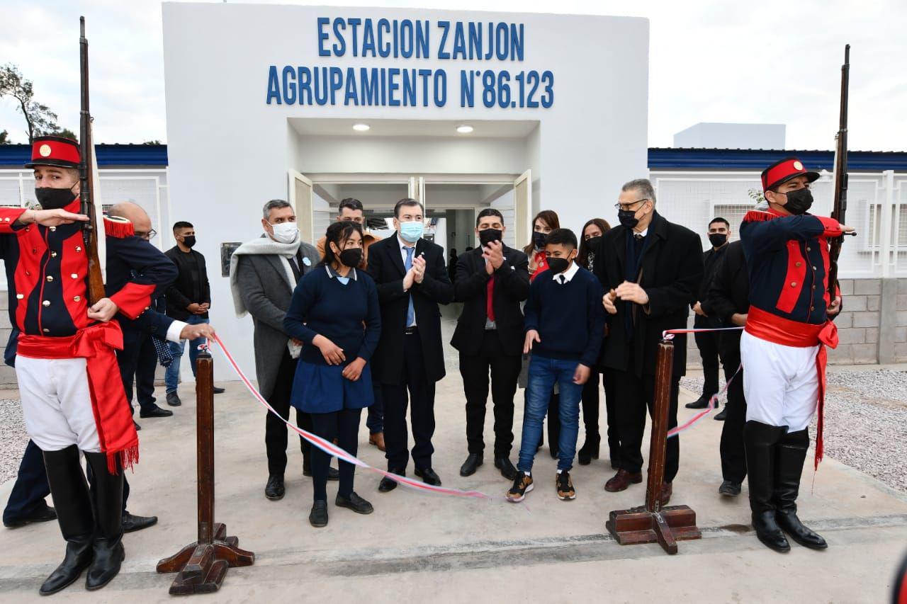 Gerardo Zamora inauguroacute obras en escuelas y entregoacute viviendas en Estacioacuten Zanjoacuten