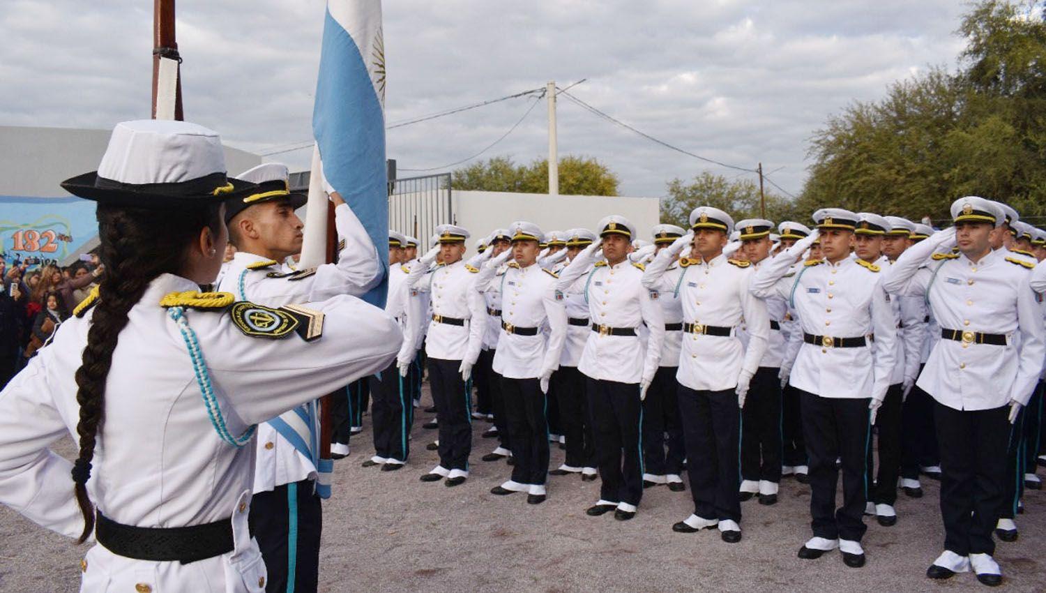 Emotiva jura de Fidelidad a la Bandera Argentina de los Cadetes de la Escuela de Policiacutea ldquoCnel Lorenzo Lugonesrdquo