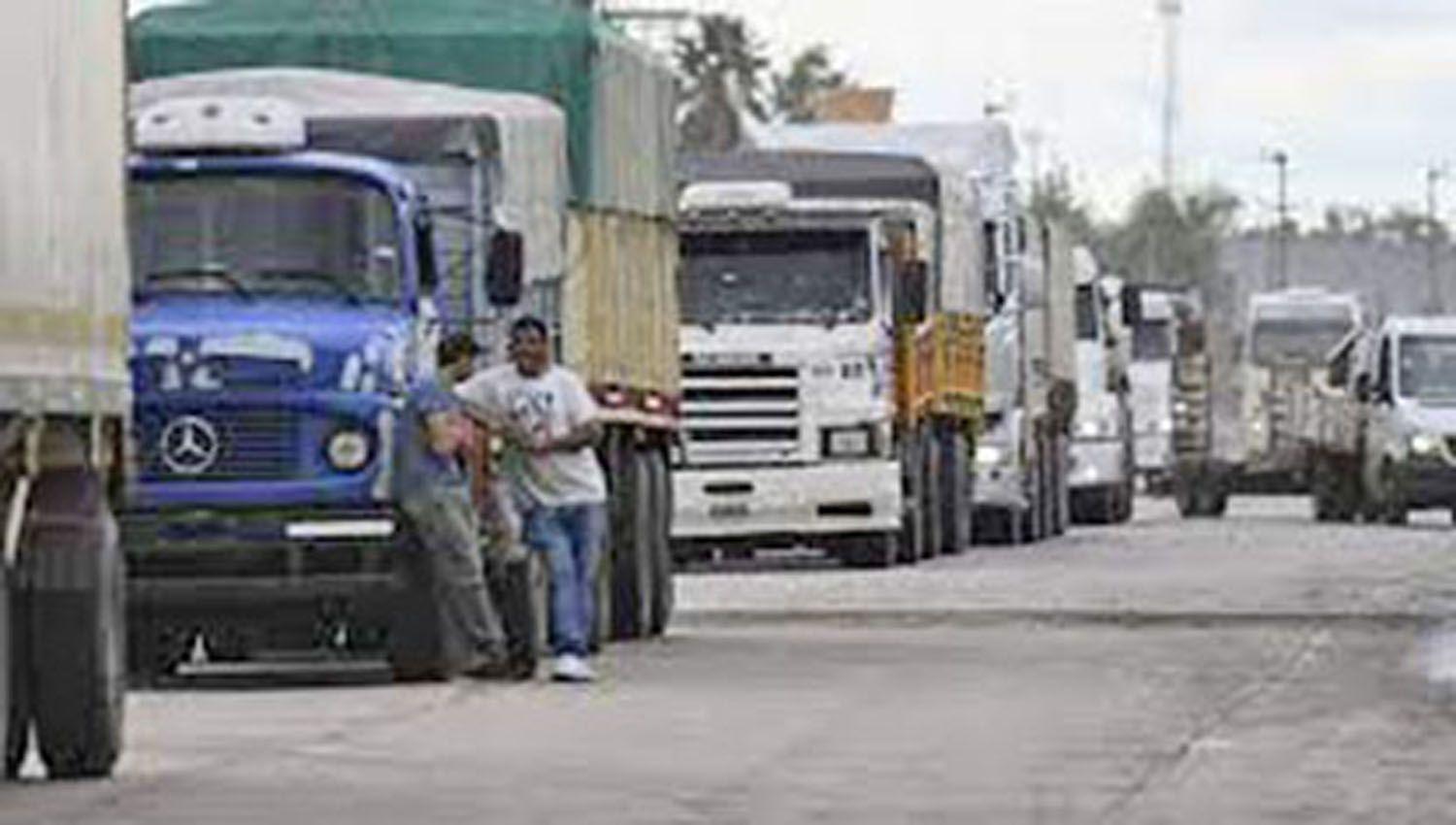 El transporte de carga profundiza su reclamo por faltante de gasoil