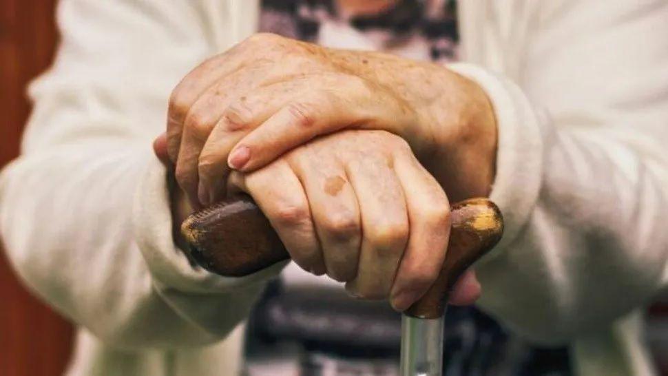 La opinioacuten de un jubilado- Hay abuso y maltrato en la vejez