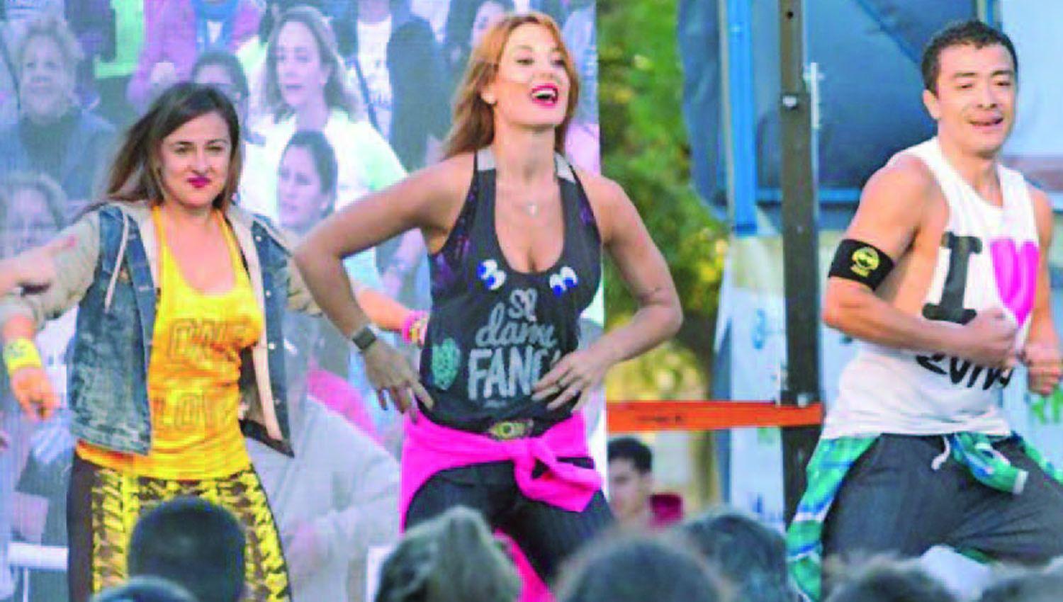 Yeacutesica Cirio ofreceraacute una maacutester class de zumba en el Parque Oeste