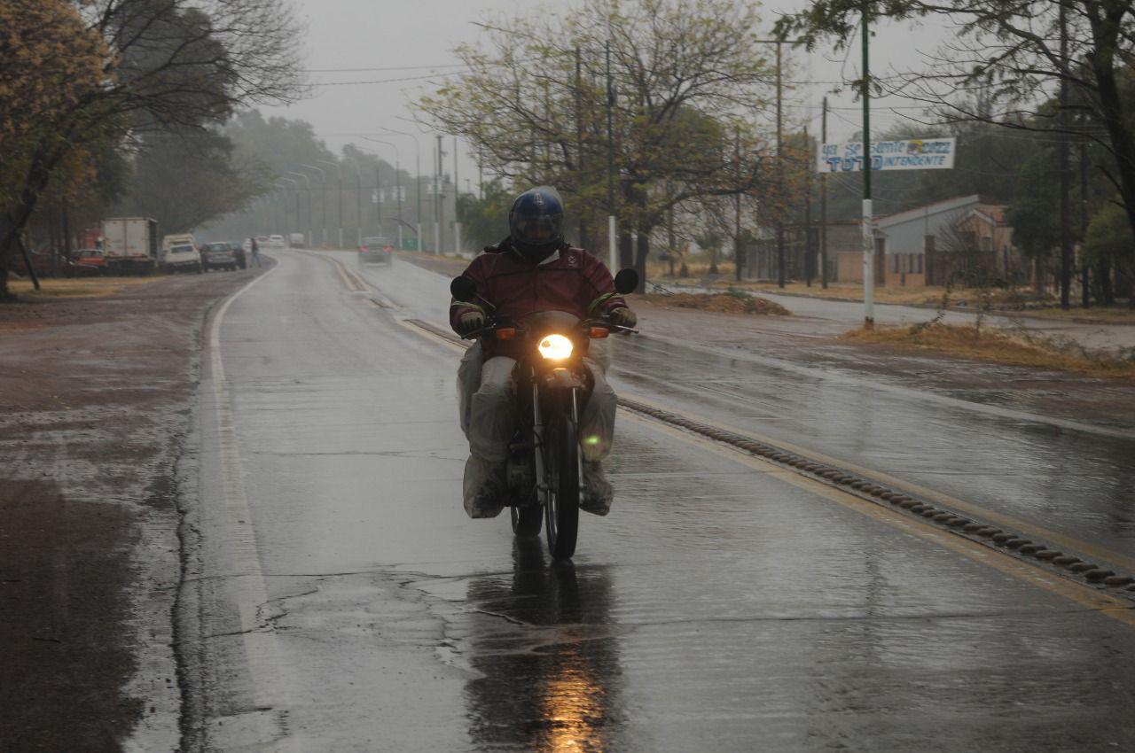 FOTOS  Cae una llovizna intensa en la Capital del Rosquete
