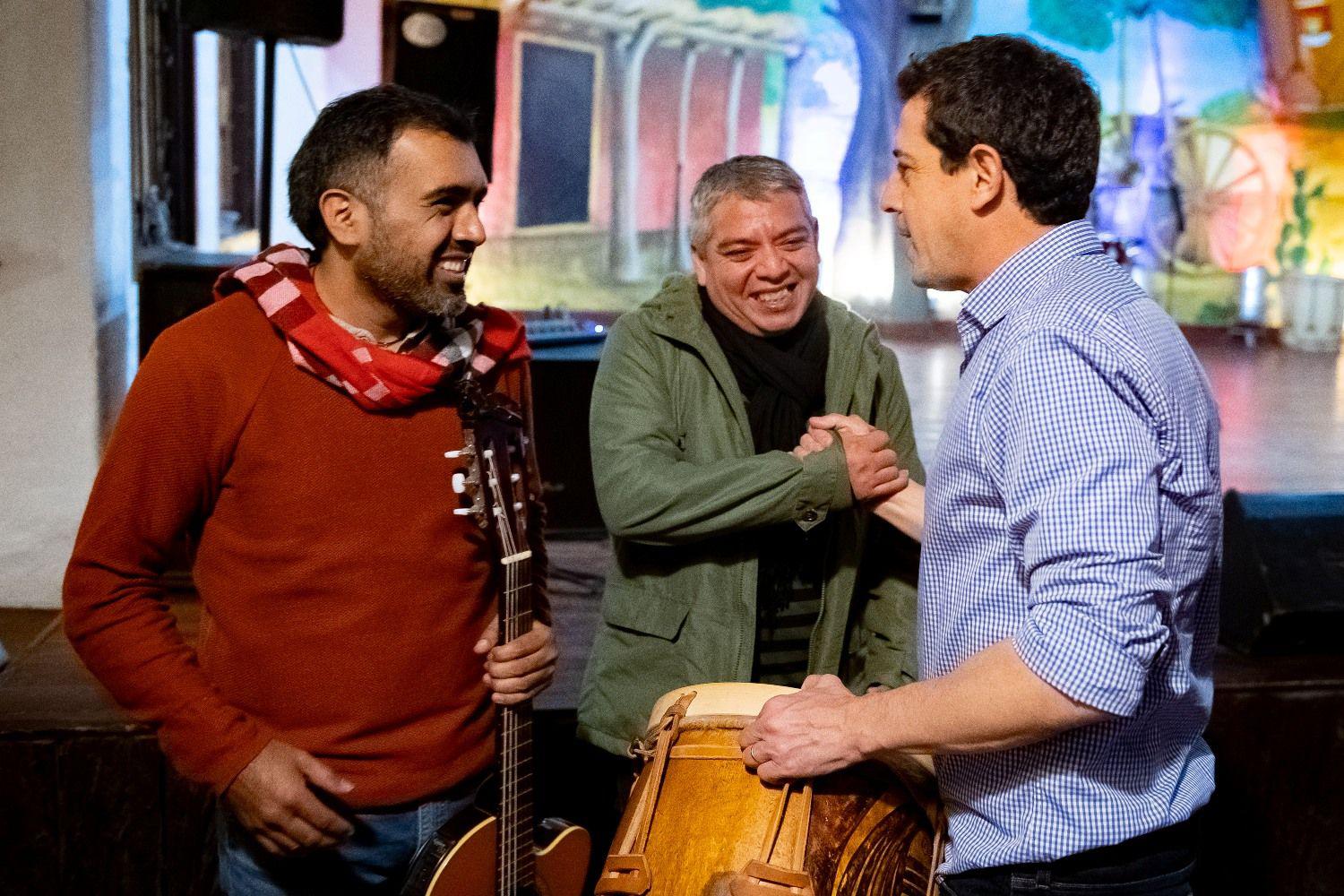 VIDEO Con bombo y guitarra Wado de Pedro y Gerardo Zamora a pura chacarera