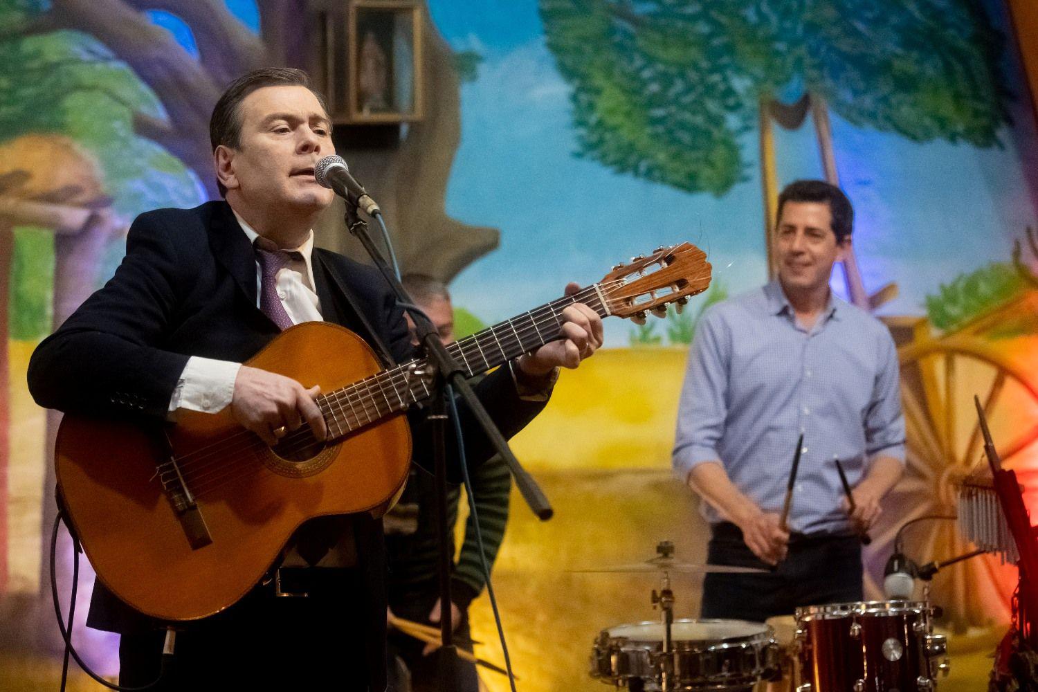VIDEO Con bombo y guitarra Wado de Pedro y Gerardo Zamora a pura chacarera