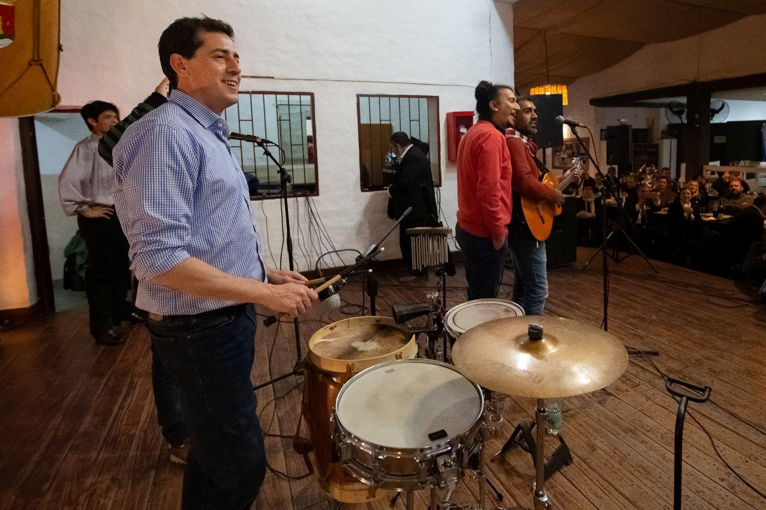 VIDEO Con bombo y guitarra Wado de Pedro y Gerardo Zamora a pura chacarera