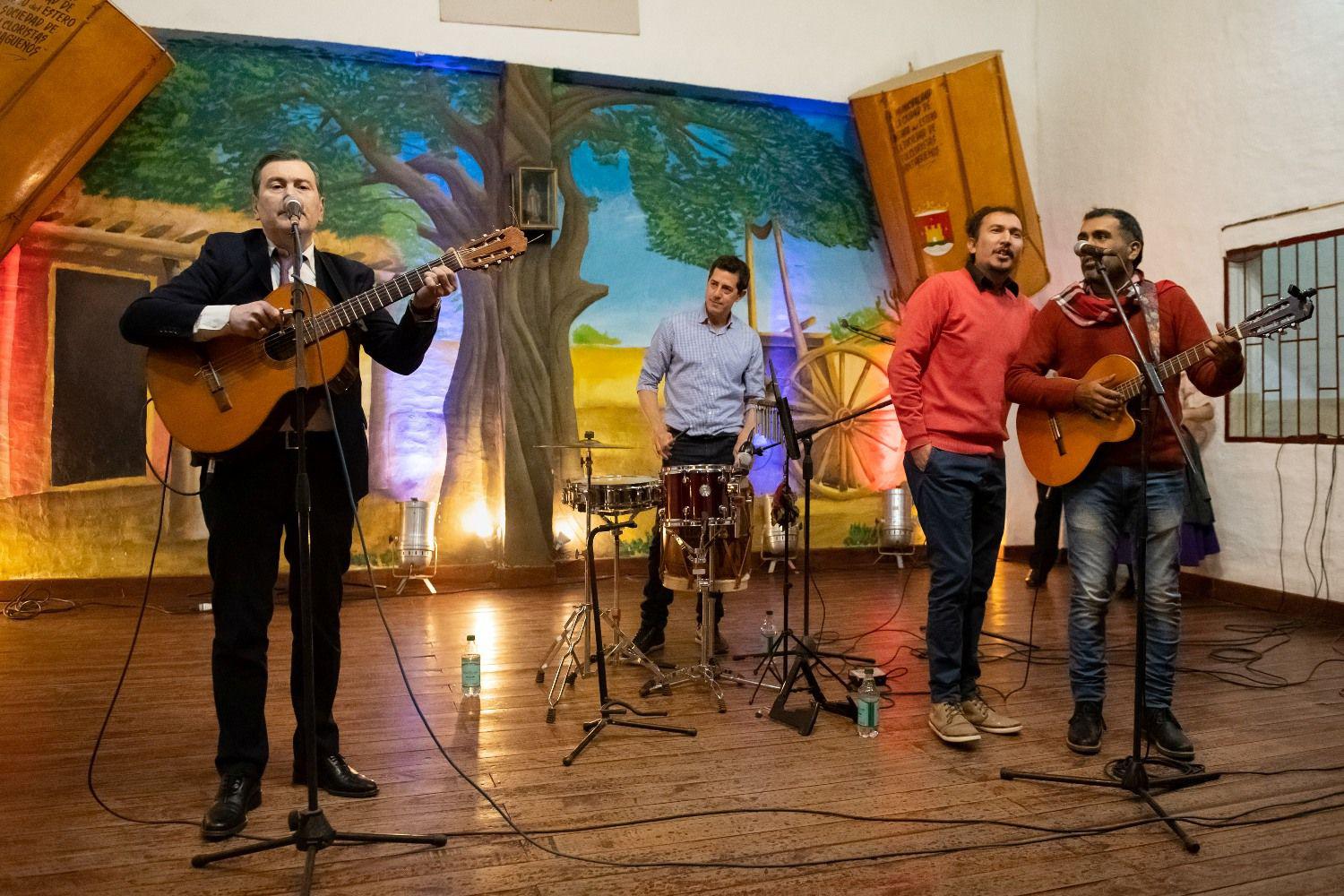 VIDEO Con bombo y guitarra Wado de Pedro y Gerardo Zamora a pura chacarera