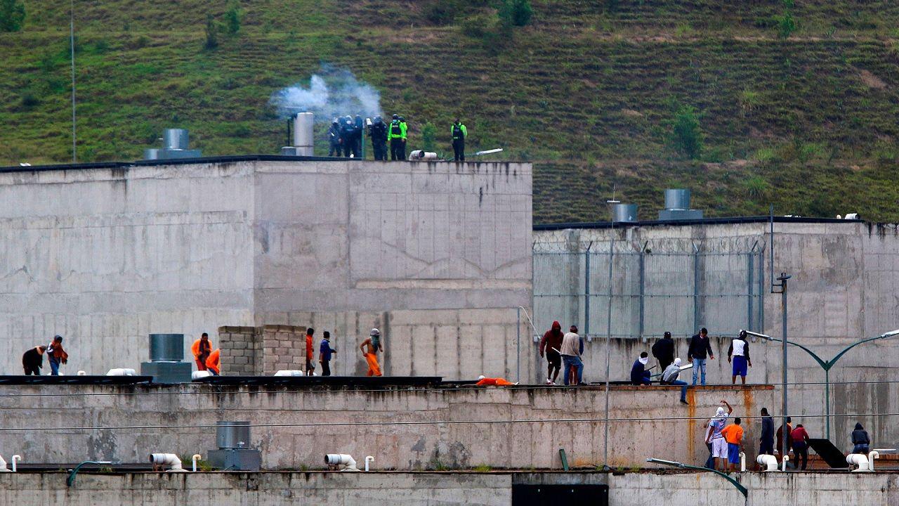 Un motiacuten en una caacutercel de Colombia dejoacute 49 presos muertos