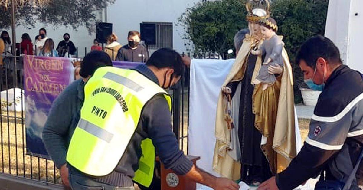 Santiago veneraraacute a partir de mantildeana a su santa patrona Nuestra Sentildeora del Carmen