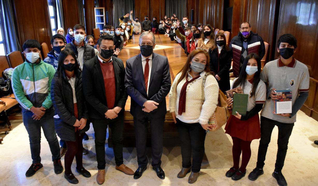 Alumnos de Laprida visitaron Casa de Gobierno