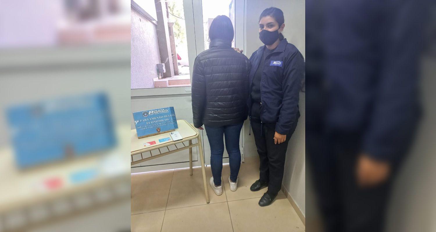 Vecina de Antildeatuya se haciacutea pasar por policiacutea y vaciaba las cuentas bancarias de sus viacutectimas