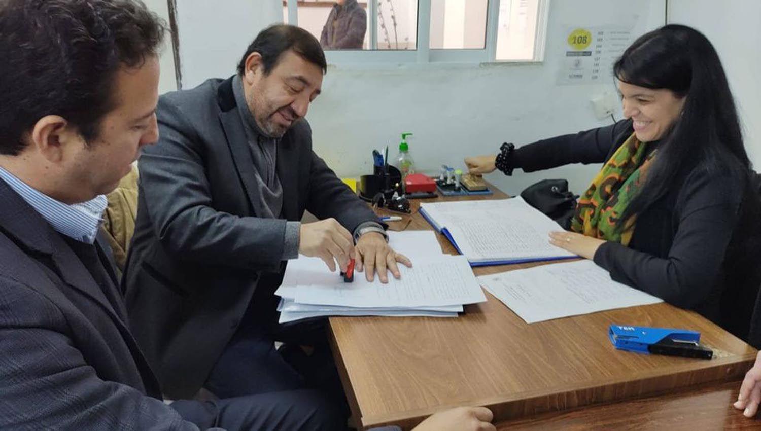 En La Banda hay ocho postulantes a la Intendencia y se presentaron listas de concejales que adhieren a otros candidatos