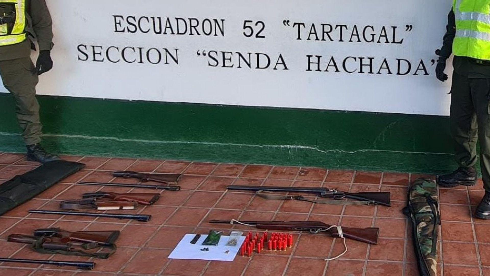 Los paroacute un control de Gendarmeriacutea y no supieron justificar su carga- llevaban un arsenal