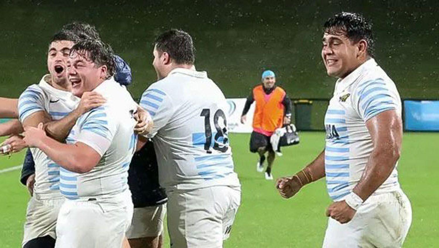 Palazzi jugoacute en el triunfo de Los Pumitas