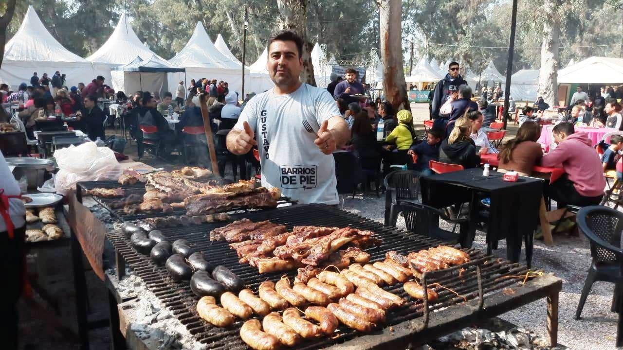 FOTOS Domingo a pura muacutesica familia y buena comida en la Feria Artesanal