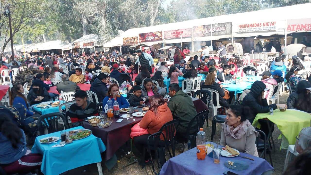 FOTOS Domingo a pura muacutesica familia y buena comida en la Feria Artesanal