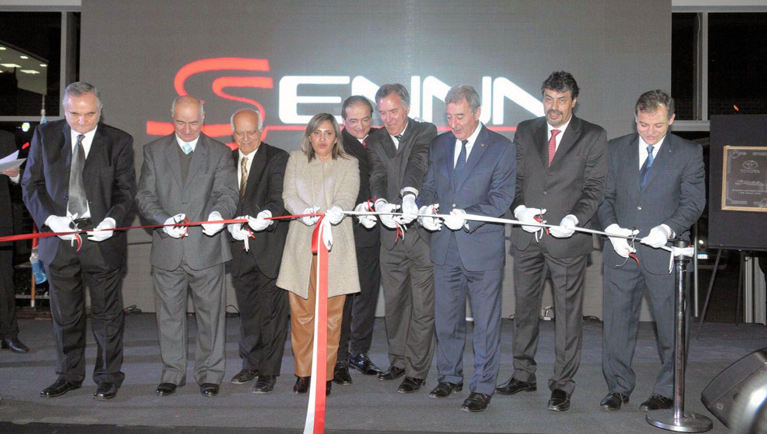 La representante oficial de Toyota Senna Automotores inauguroacute la concesionaria maacutes grande de la Argentina