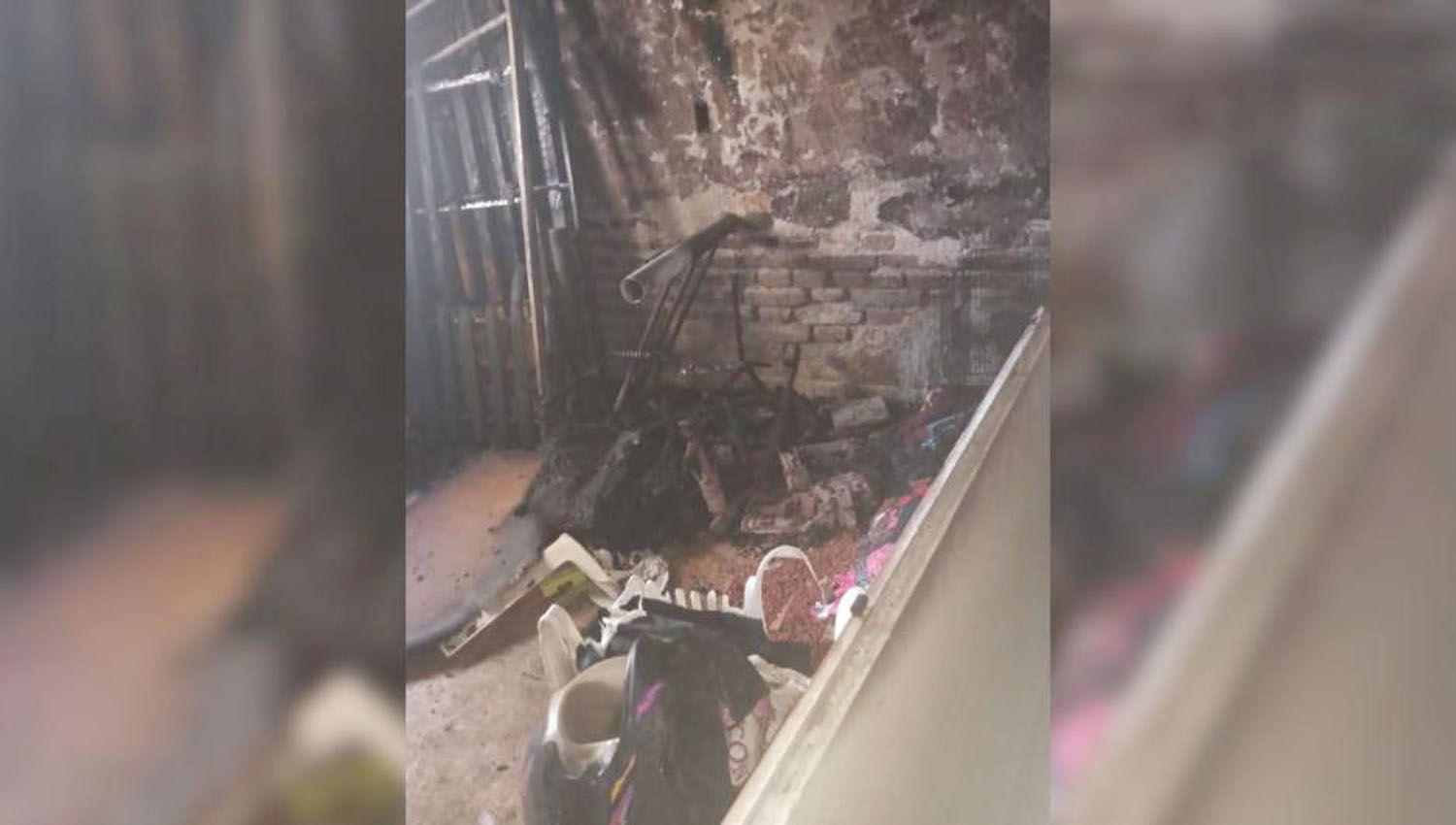 Voraz incendio causoacute paacutenico entre vecinos del barrio Coloacuten