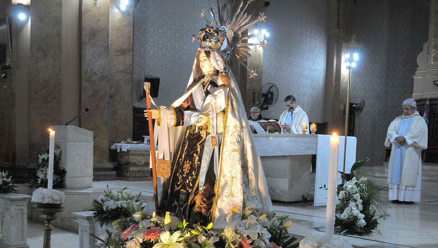 Celebraraacuten misa por las familias hoy en la Catedral Basiacutelica