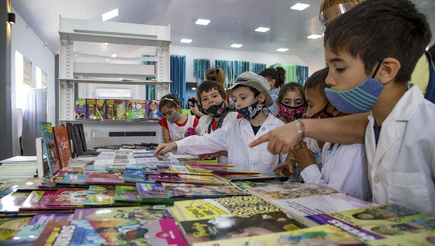Despueacutes de dos antildeos suspendida vuelve la Feria del Libro Infantil y Juvenil al CCK
