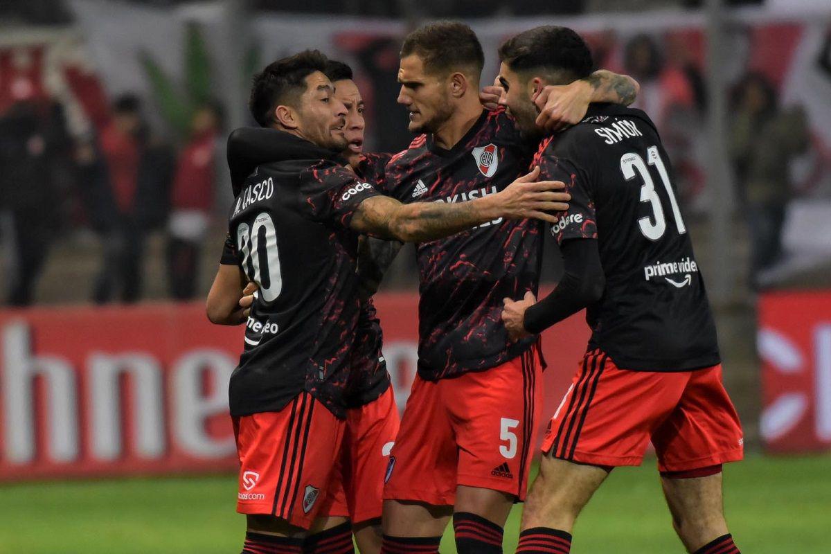 River Plate goleoacute a Barracas Central y avanzoacute a los octavos de final de la Copa Argentina