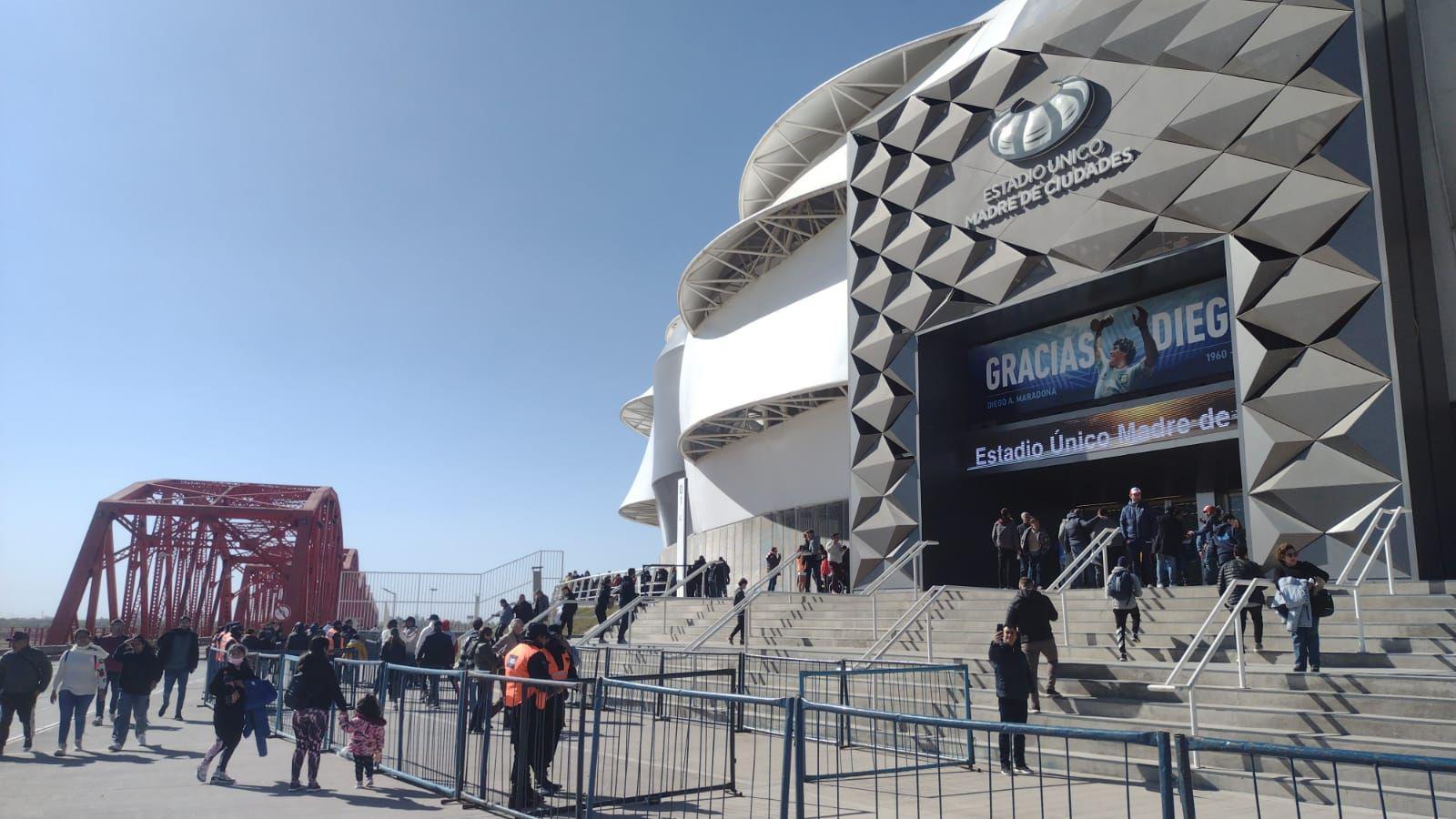 FOTOS  Santiaguentildeos y turistas coparon el Fan Fest en la previa del partido de Los Pumas vs Escocia