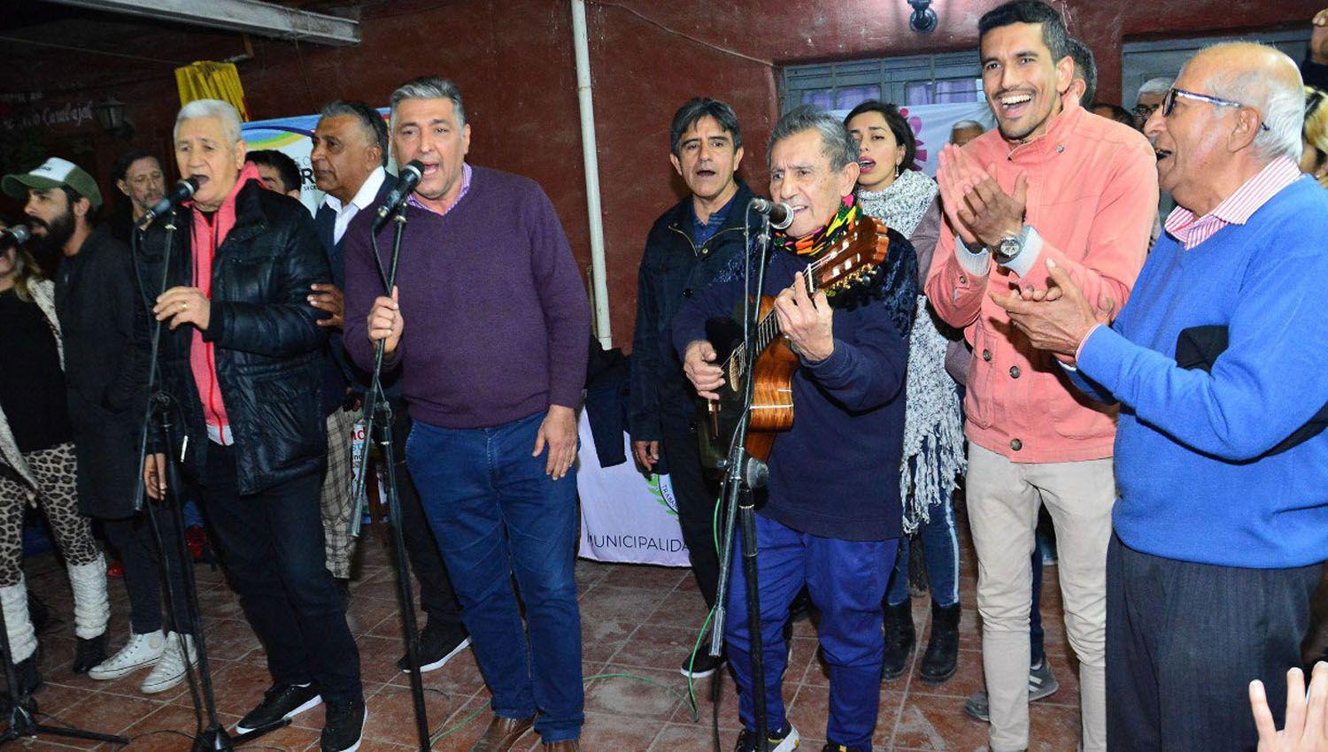 Nediani orgulloso de la Fiesta de la Abuela Mariacutea Luisa Carabajal