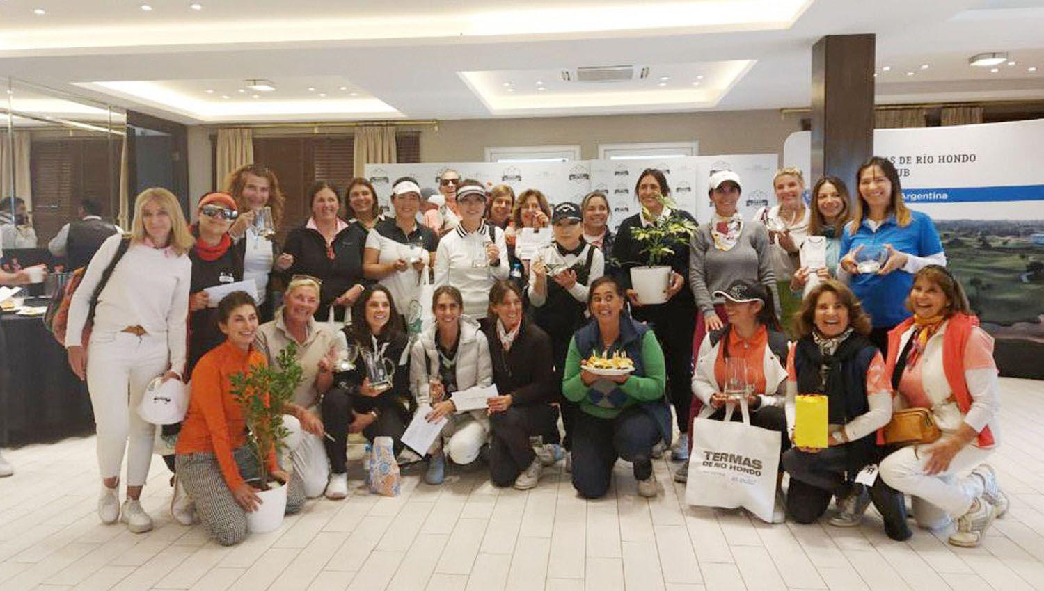 Entregaron premios del certamen de golf femenino nacional en Las Termas