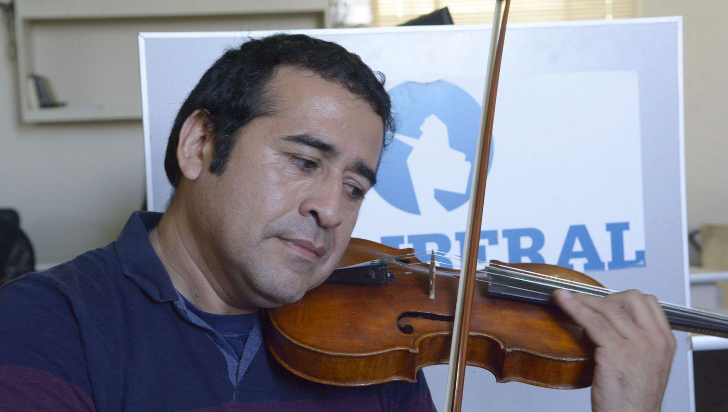 La Fiesta del Violinero seraacute en Oliacutempico con Neacutestor Garnica Horacio Banegas y Martiacuten Paz