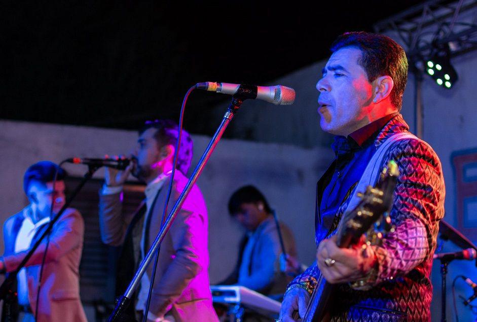 Alejandro Veacuteliz llora la partida de Pochito