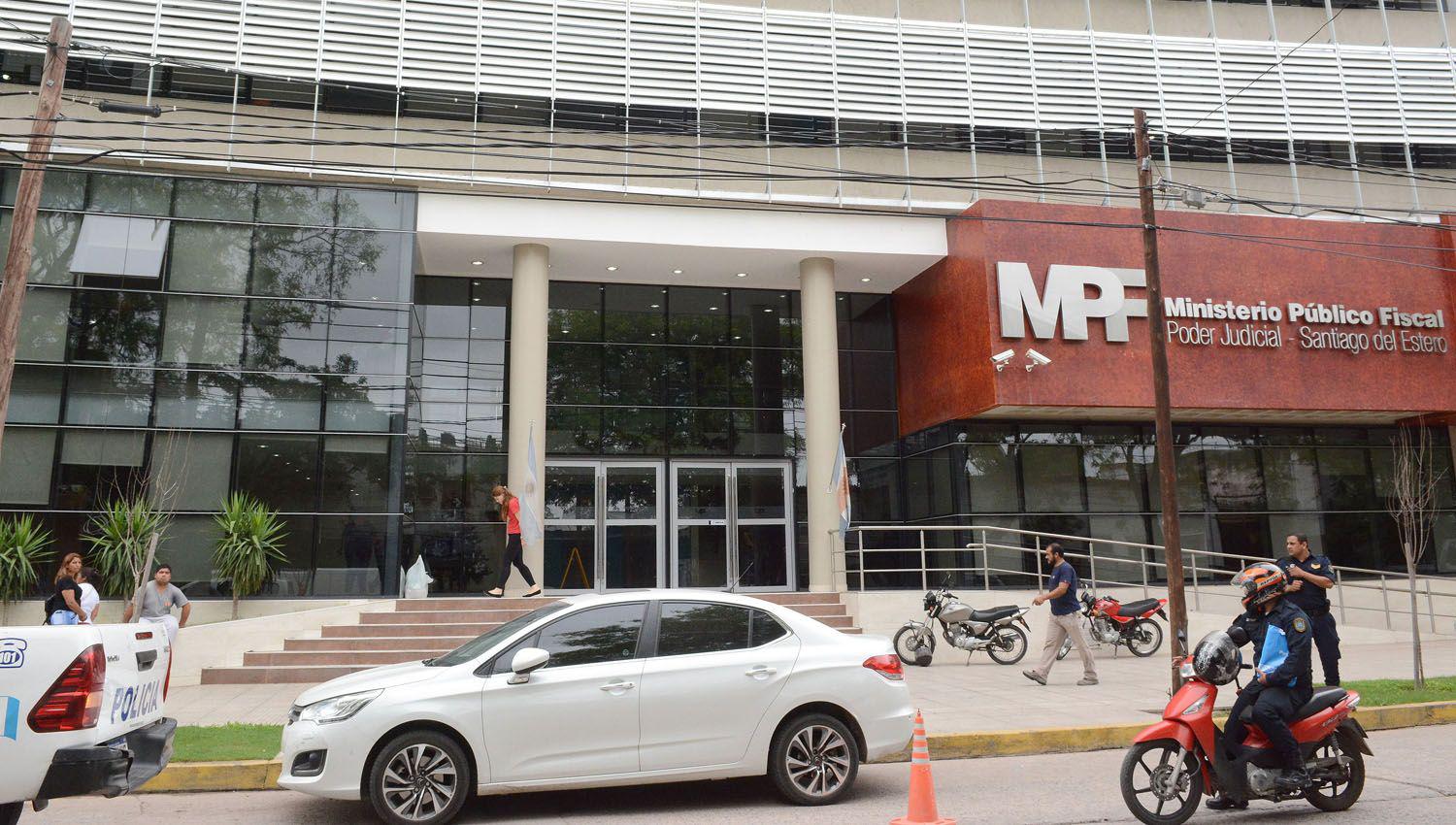 Empleada de seguridad denuncia a sus superiores- piden ldquosexordquo por ldquobeneficiosrdquo