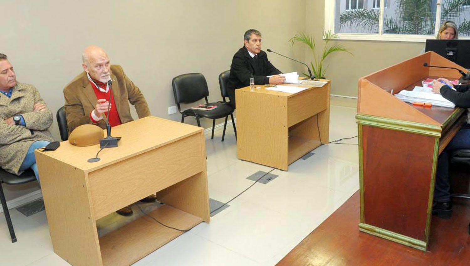 El psiquiatra Maravilla acusado de violencia de geacutenero seguiraacute preso