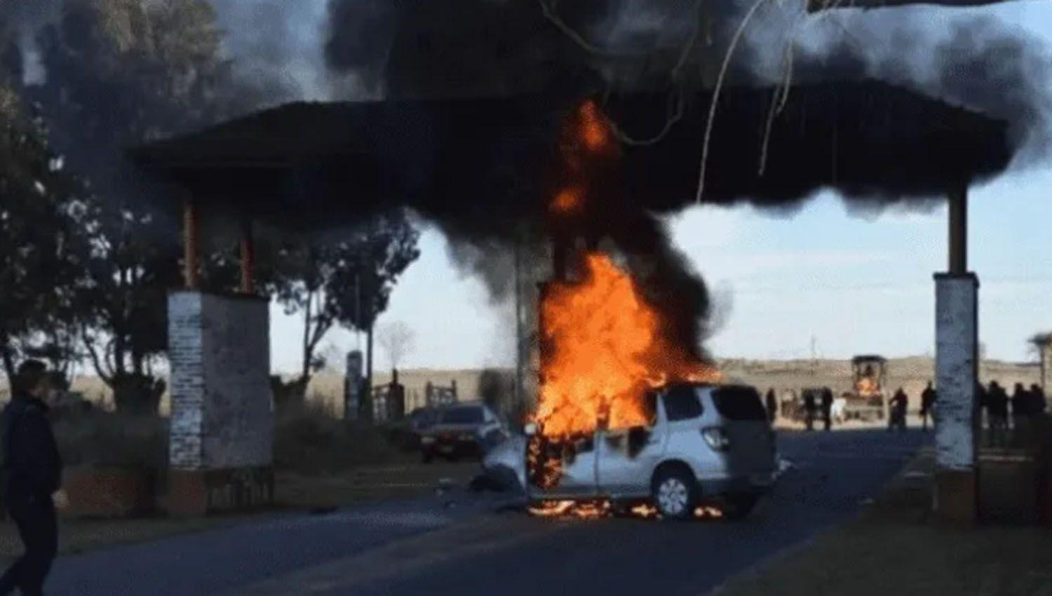 Mueren padre e hija en choque en Olavarriacutea- sospechan que el accidente haya sido un suicidio y un asesinato