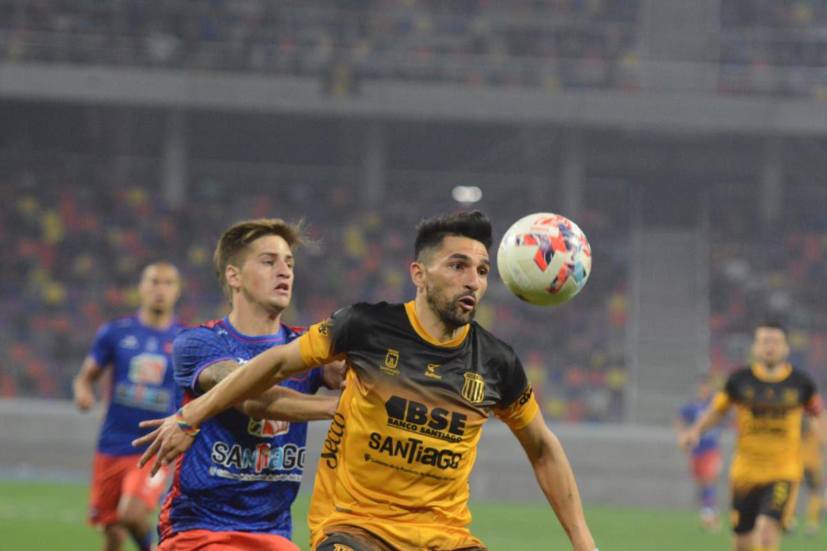 El claacutesico santiaguentildeo entre Guumlemes y Mitre fue empate en el ldquoMadre de Ciudadesrdquo