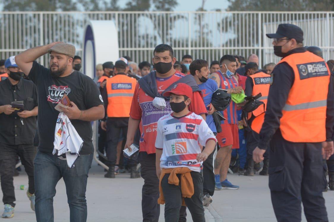 El claacutesico santiaguentildeo entre Guumlemes y Mitre fue empate en el ldquoMadre de Ciudadesrdquo