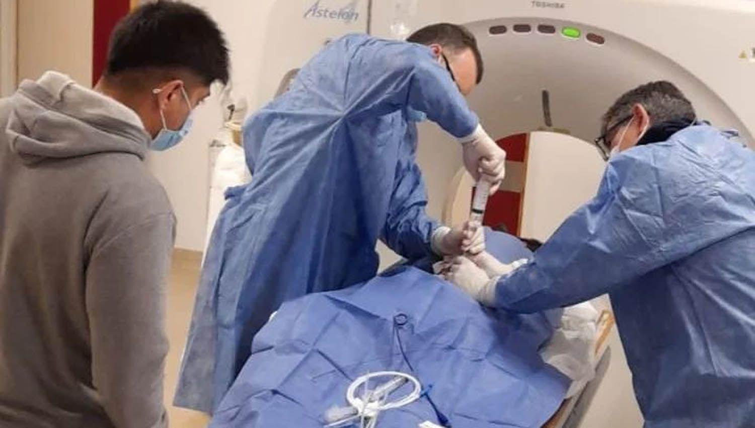 Se realizoacute la primera nefrostomiacutea guiada por tomografiacutea en el Hospital Independencia