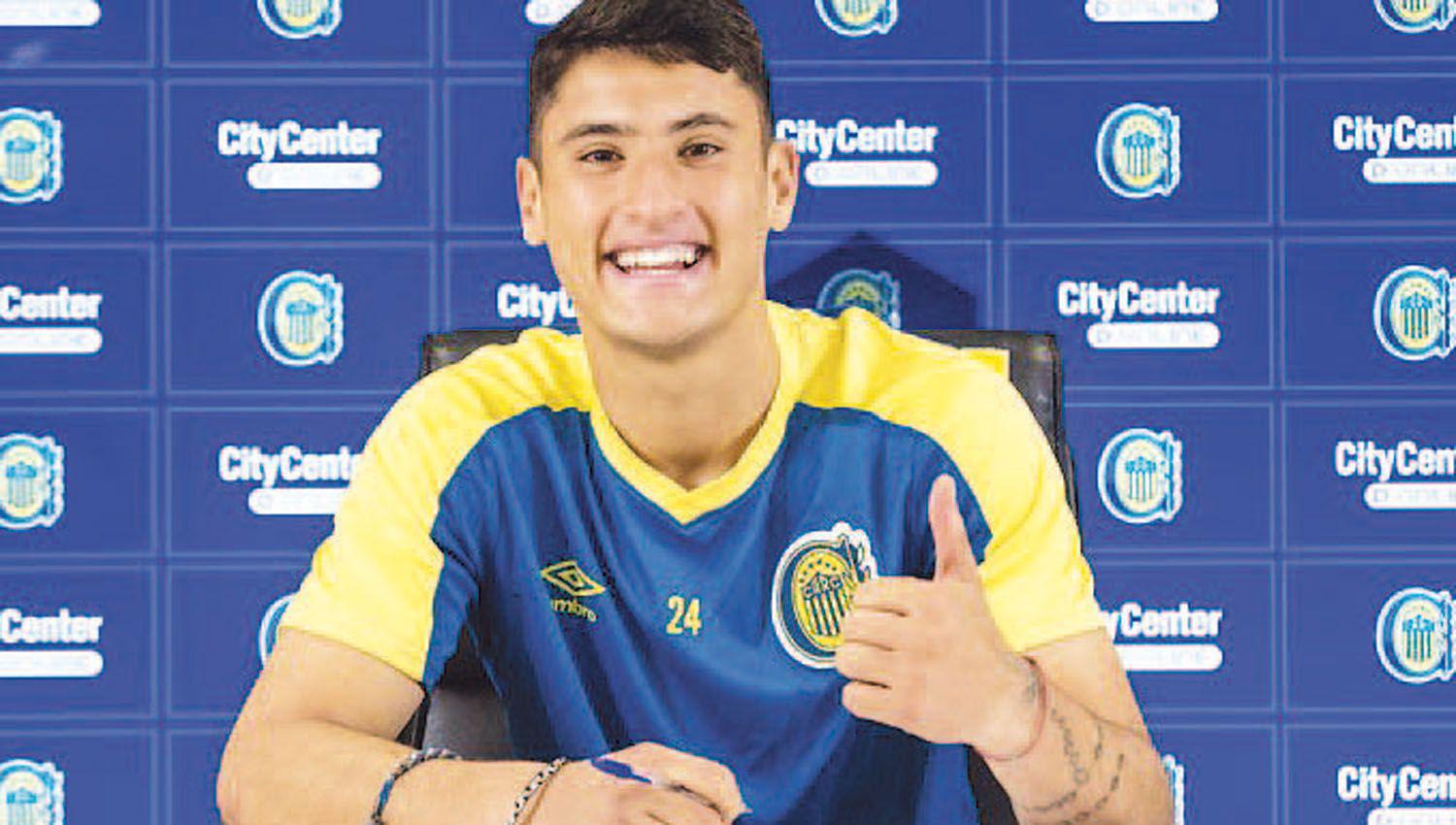 Alejo Veacuteliz extendioacute su contrato en Rosario