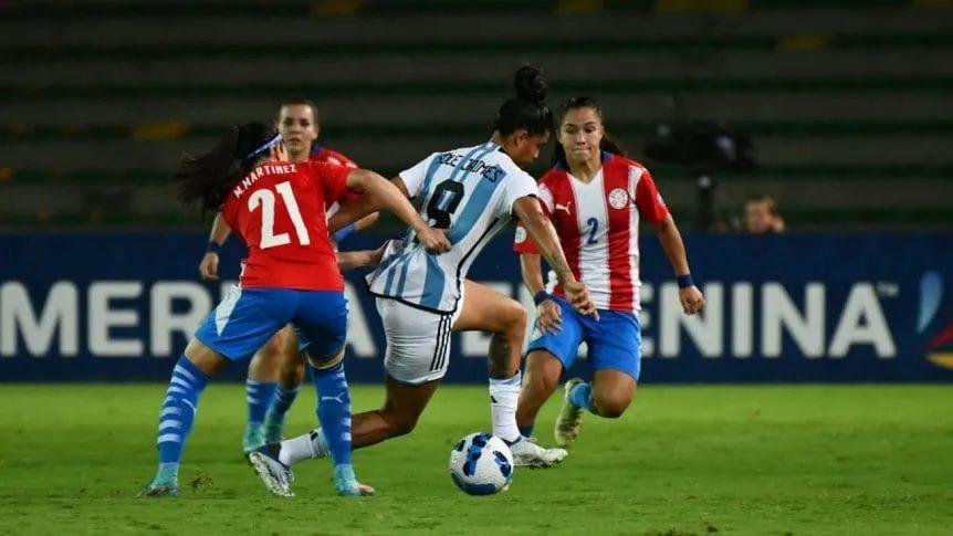 La Seleccioacuten argentina femenina se subioacute al podio de la Copa Ameacuterica 2022