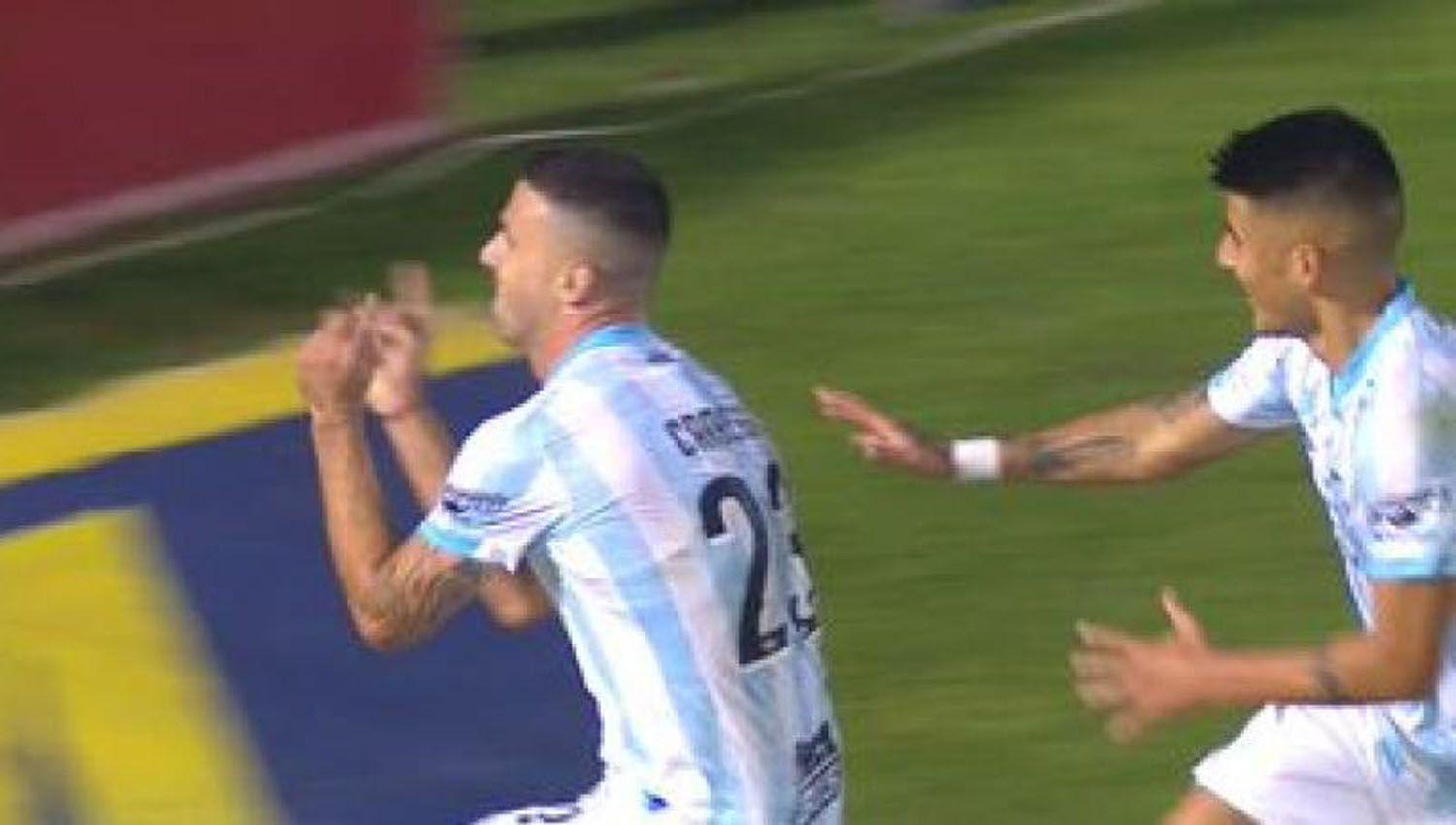 Atleacutetico Tucumaacuten vencioacute a Newells y es el uacutenico puntero