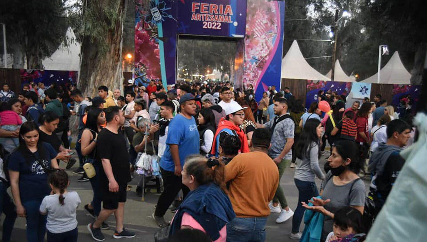 La Feria Artesanal viviraacute hoy su uacuteltima jornada con una imponente agenda
